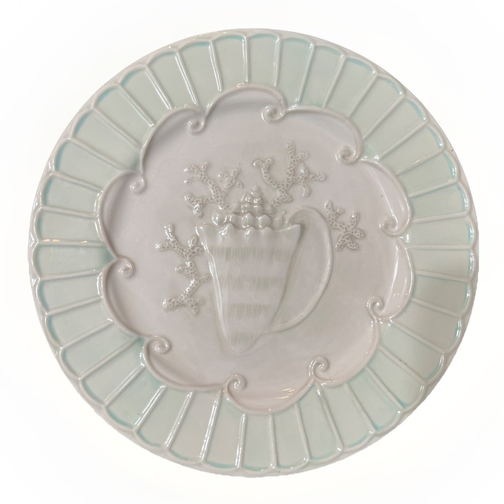 Set of 4, 8" Decorative Shell Plates 4 Different Motifs - Cream and Mint Elegant - Picture 4 of 6